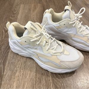 FILA Ray Tracer Sneaker - Size 7.5 - Like New Condition!!